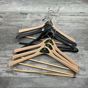 Lot of 6 Tom James Plastic Suit Hangers
